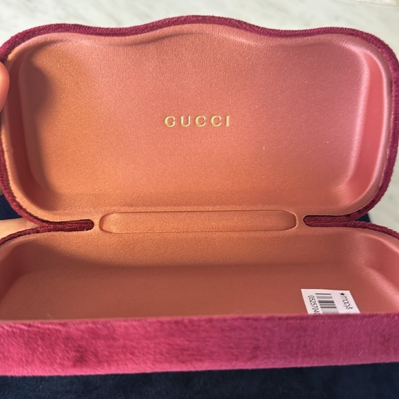 ✨✨Luxury Designer GUCCI SUNGLASSES FOR SALE !
ORIGINAL I DONT  HAVE THE RECEIPT✨ - Picture 10 of 15